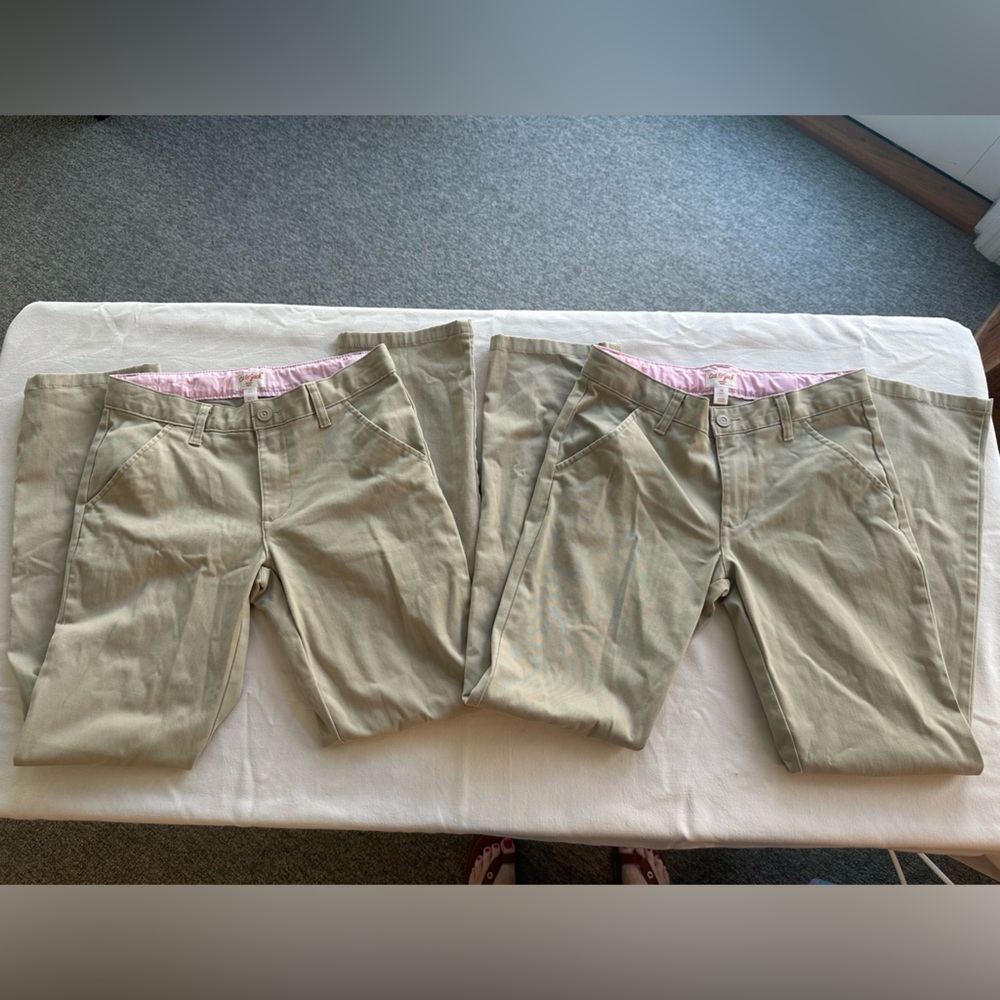 Set of 2 Cat & Jack Khaki Pants - Girls Size 14 Lightly Used
Great Uniform Pants